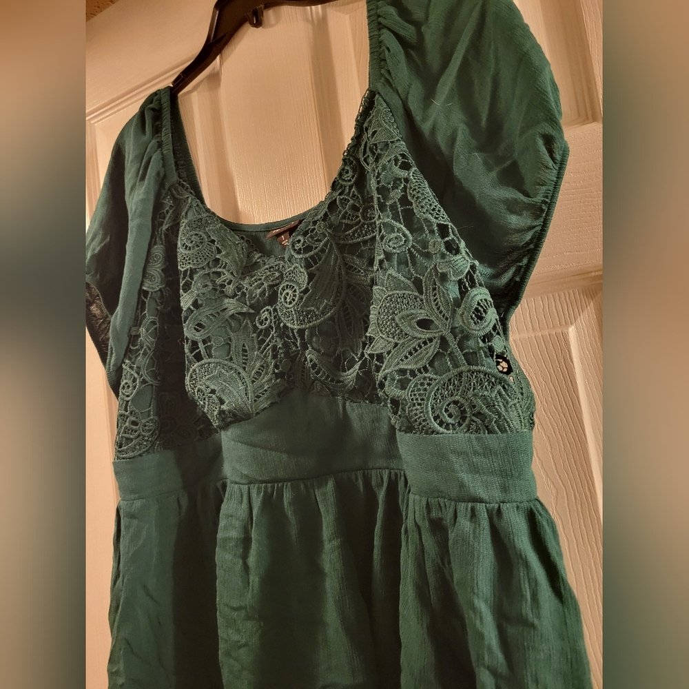 Torrid Green Babydoll With Lace Detail Women's Top Sixe 1/1x NWT - Picture 4 of 8